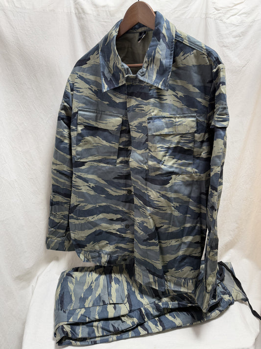 ANA ブルーKamysh迷彩服 48-5サイズ